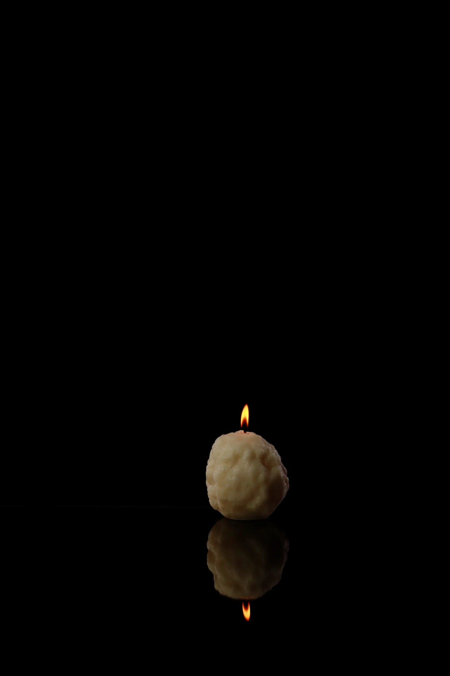 Brighten up your space with the authentic look of our Lemon Candle. Moulded from a real lemon.